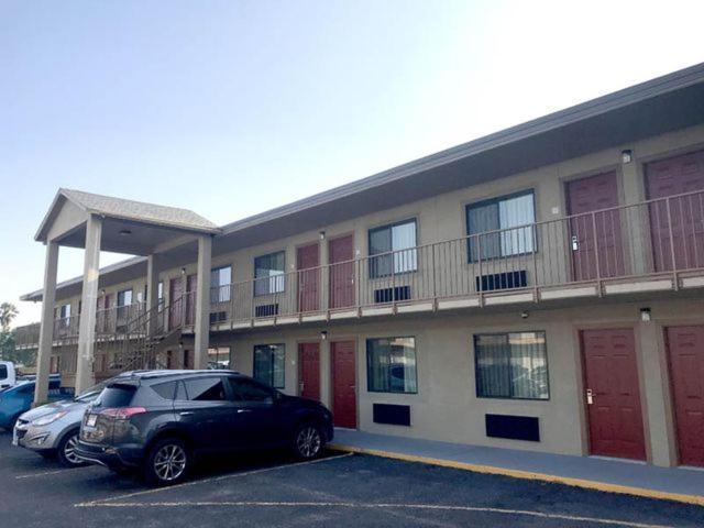 Executive Inn Kingsville Bagian luar foto