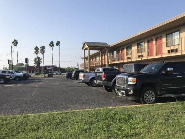 Executive Inn Kingsville Bagian luar foto