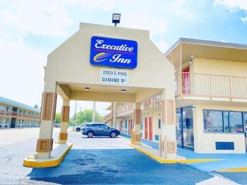 Executive Inn Kingsville Bagian luar foto