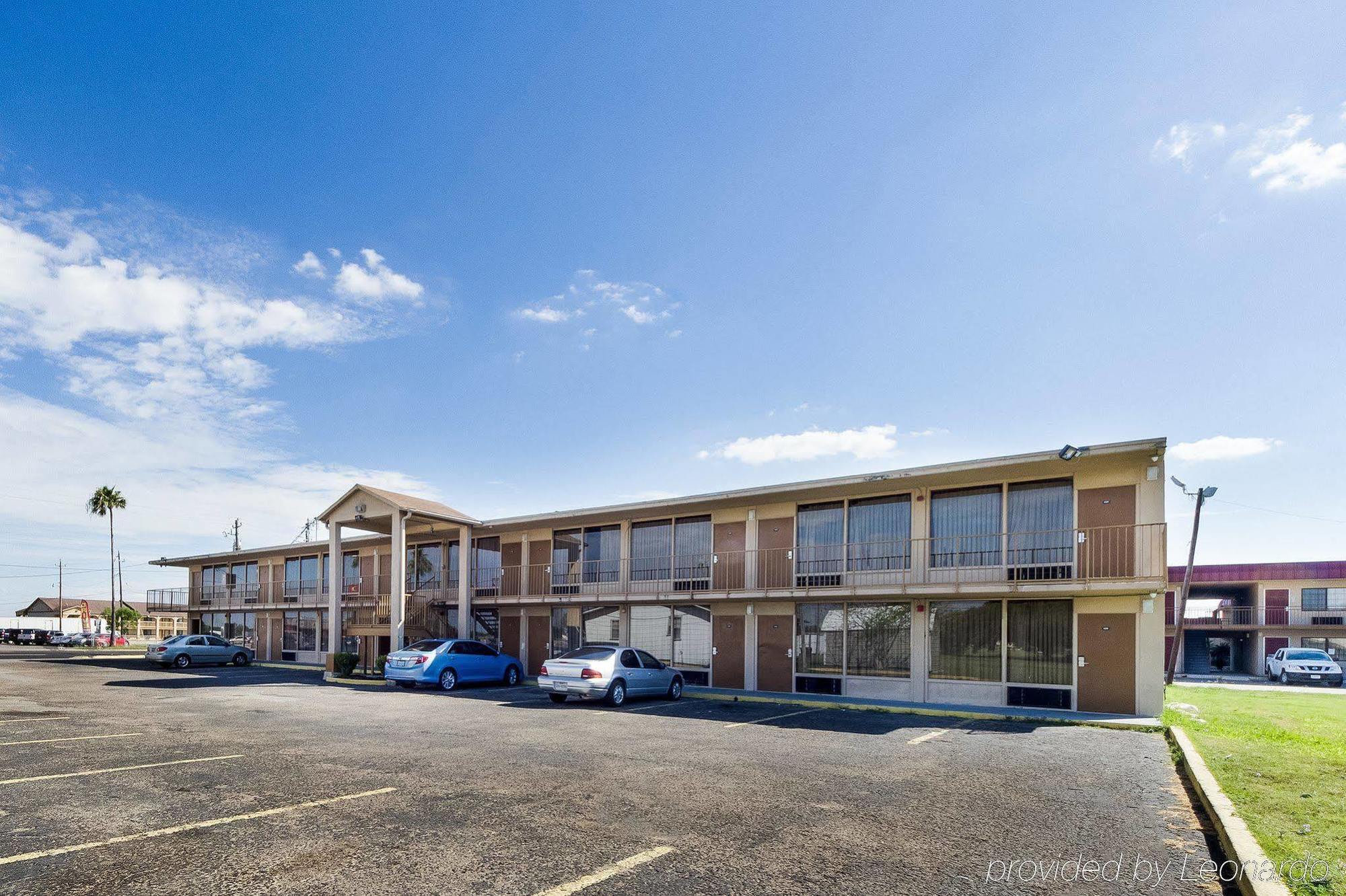 Executive Inn Kingsville Bagian luar foto