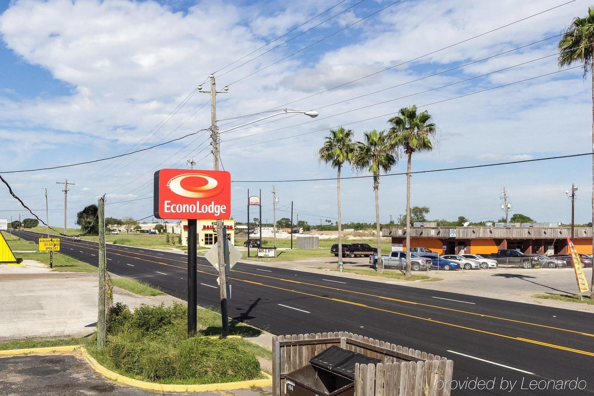 Executive Inn Kingsville Bagian luar foto