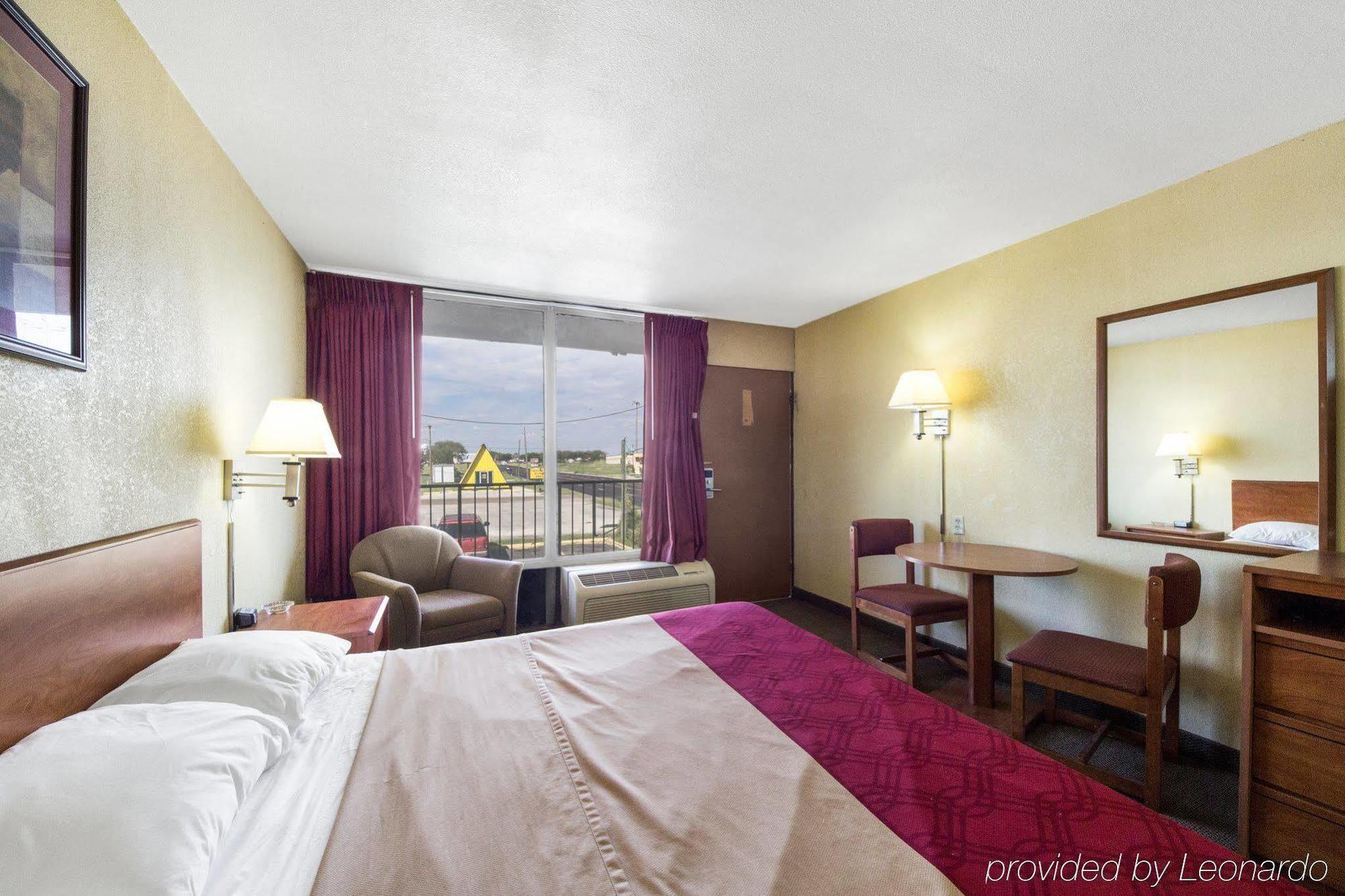 Executive Inn Kingsville Bagian luar foto