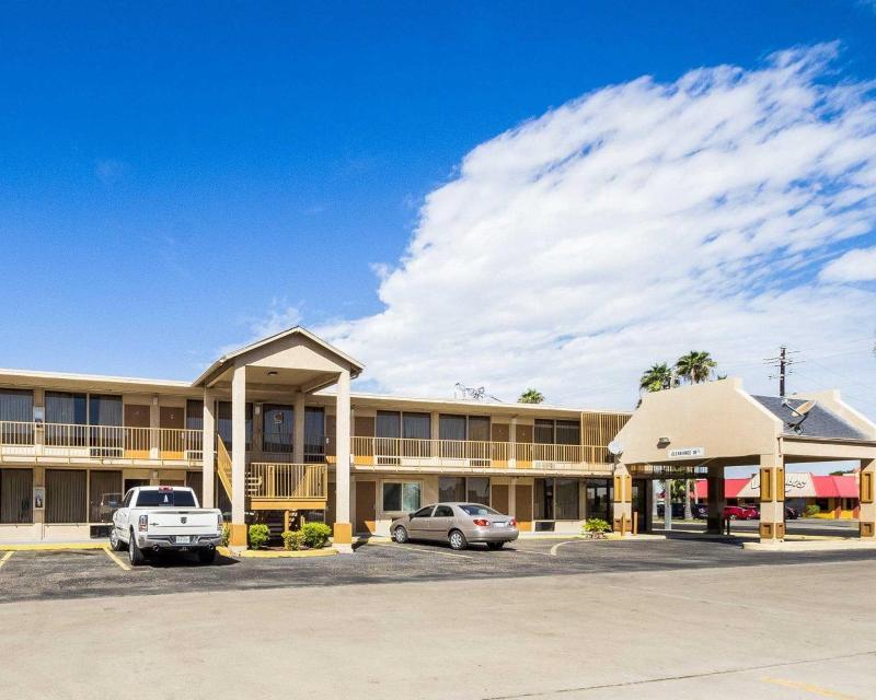 Executive Inn Kingsville Bagian luar foto